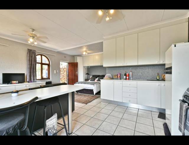 7 BEDROOM HOUSE FOR SALE IN GLENVISTA